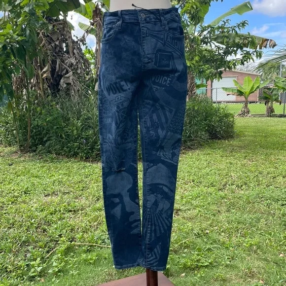 Levi’s OBEY Print Customizef in Miami Jeans - Picture 4 of 16